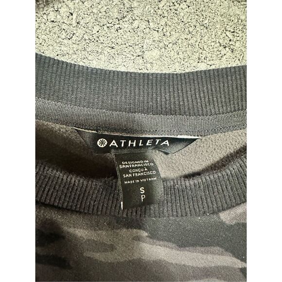 ATHLETA Triumph Camo Long Sleeve Crewneck Pullover Athletic Sweatshirt S - Picture 2 of 3
